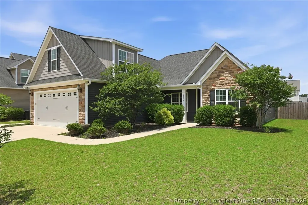 4225 Pleasantburg Dr