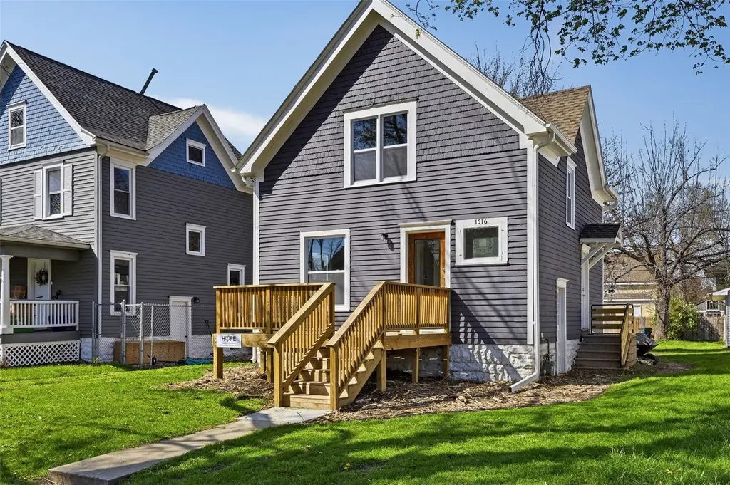 1516 6th Ave SE