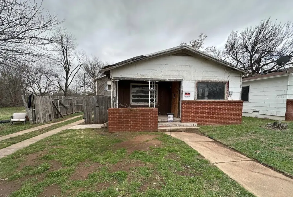 811 Tulsa St