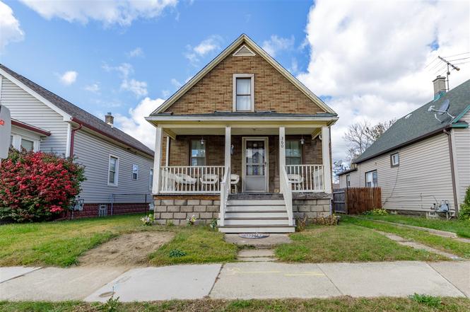 360 Burke St