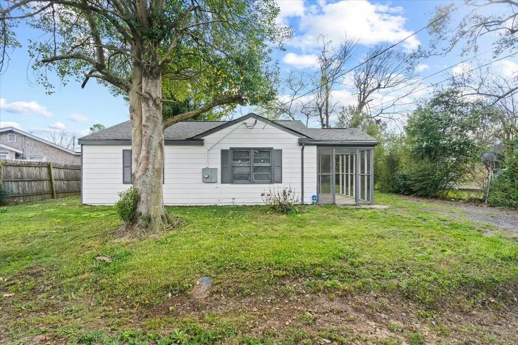 521 Rachael St