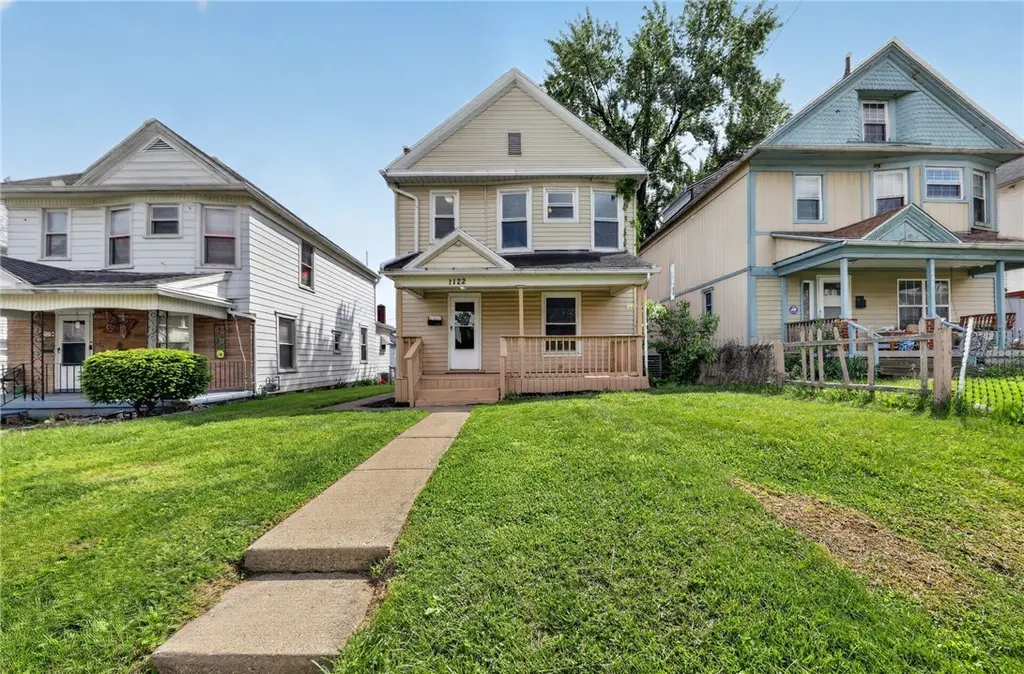 1122 Demphle Ave