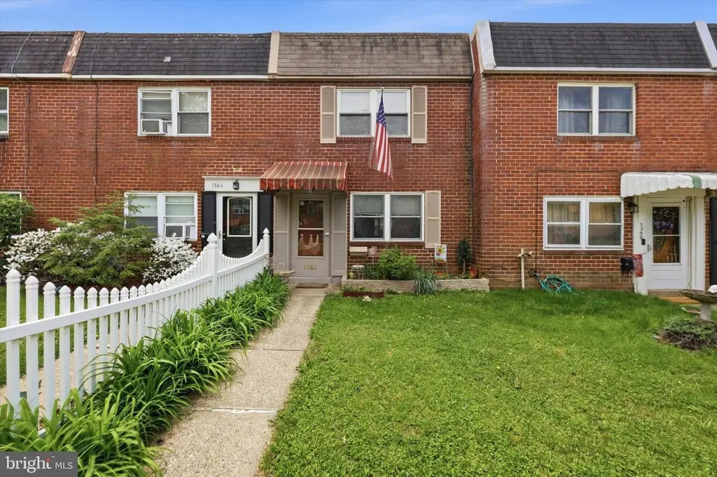1366 Maple Ave