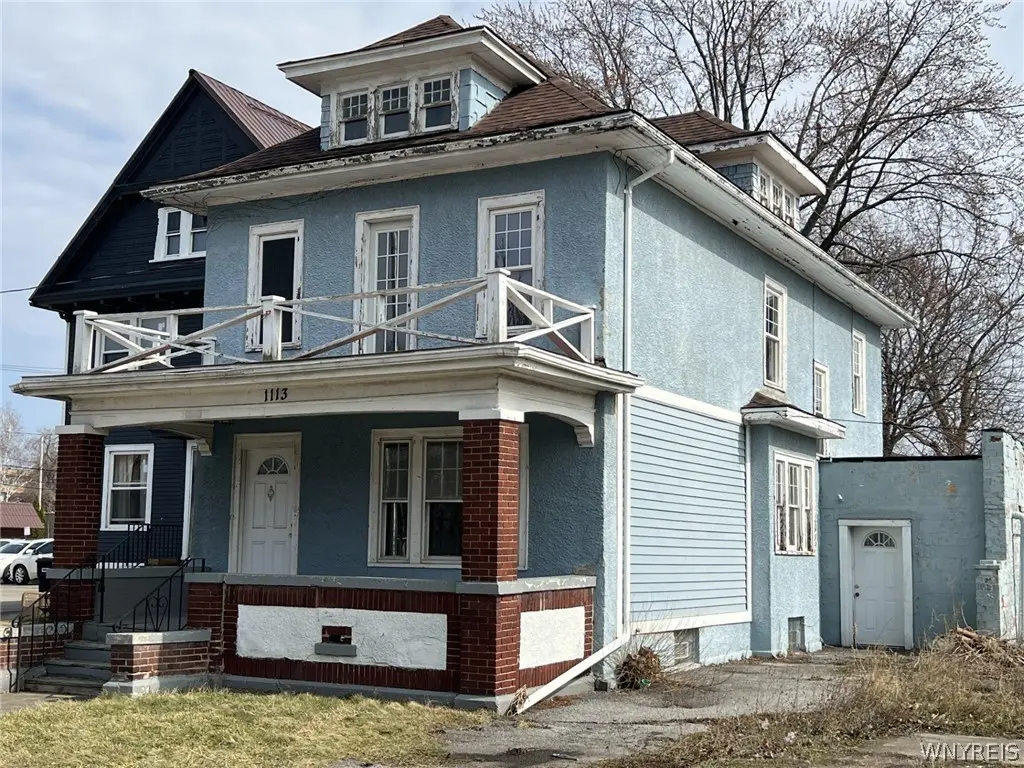 1113 Main St
