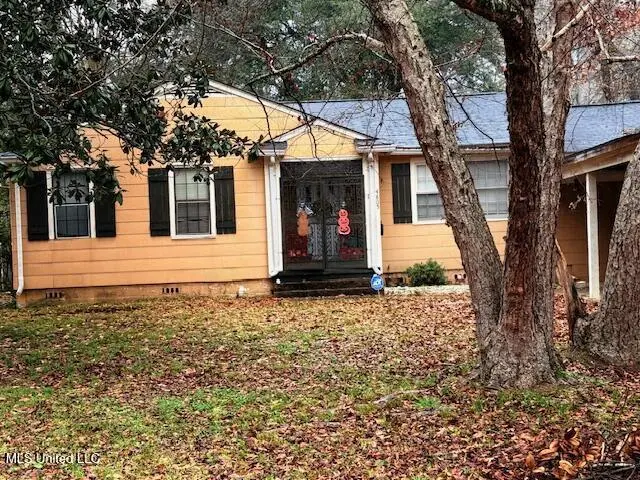 4805 Maplewood Dr