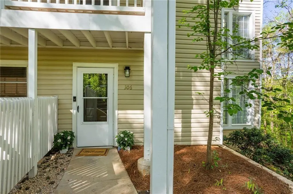 306 Countryside Pl SE