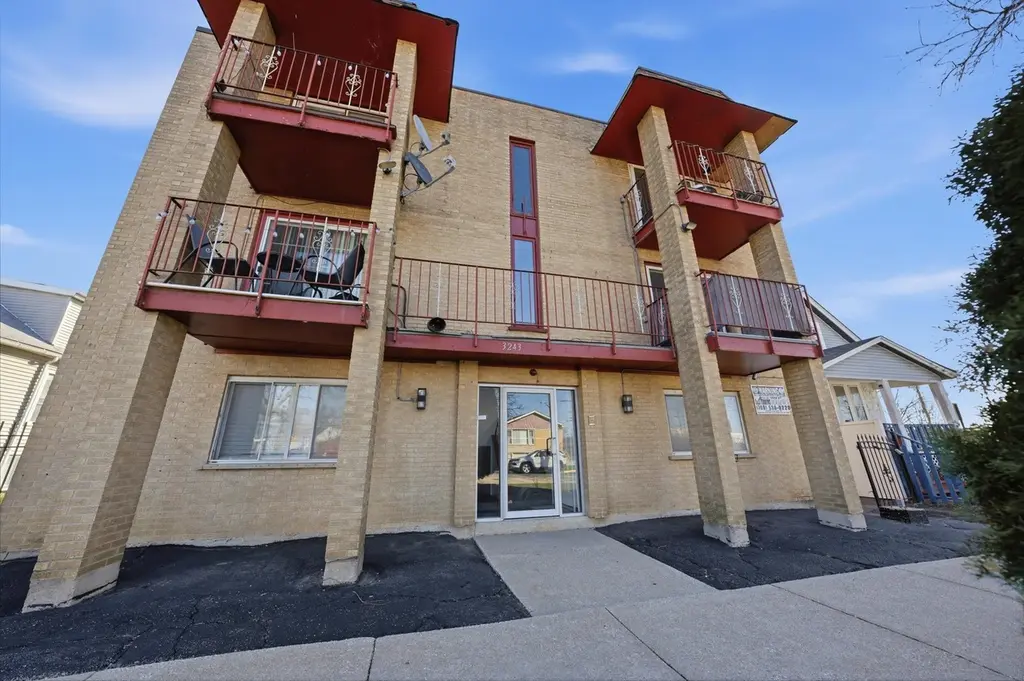 3243 S 49th Ave #103