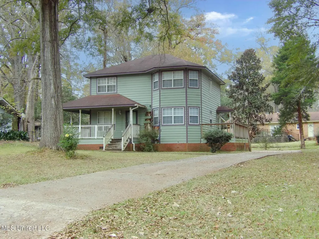 19 Beverly Dr