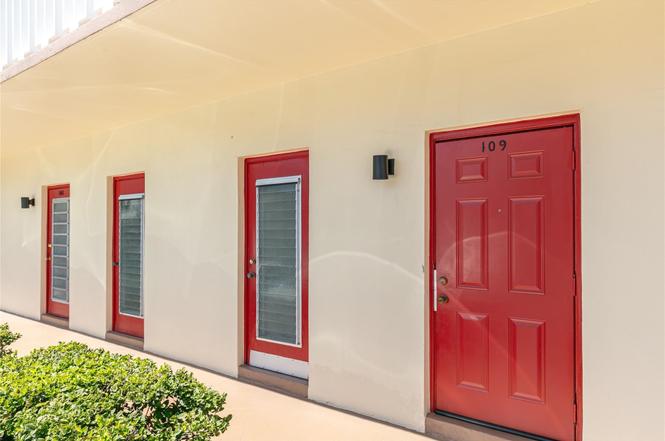 4411 NW 16th St Unit F109