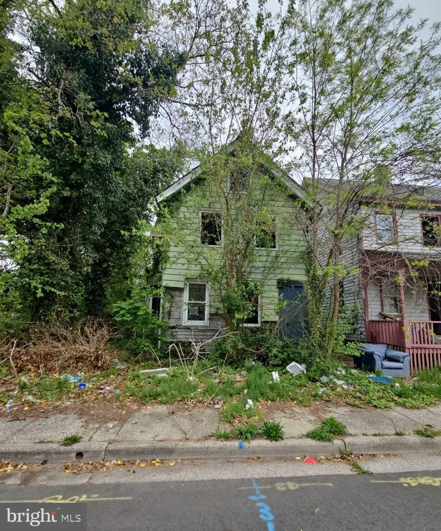 35 Eakin St