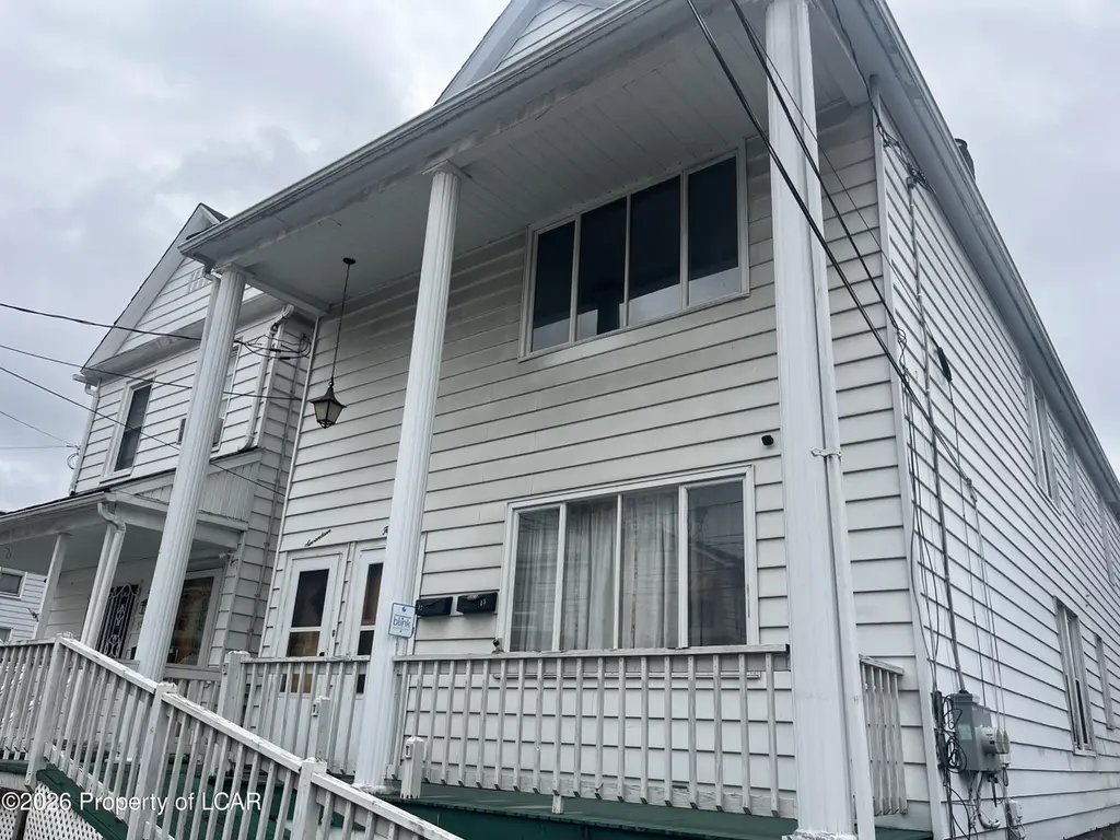 15-17 Thompson St