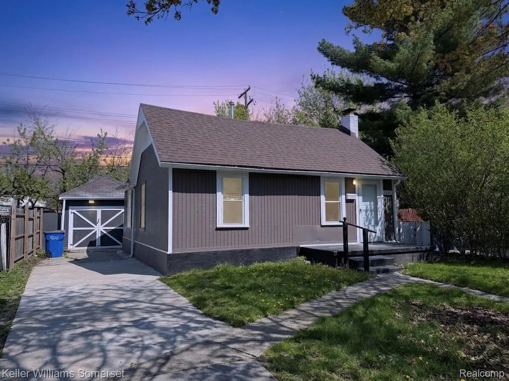 8661 Dodge Ave