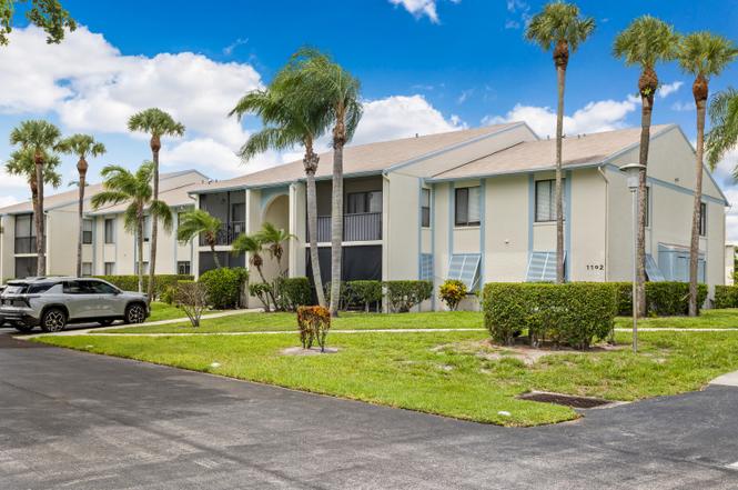 1102 Green Pine Blvd Unit H1