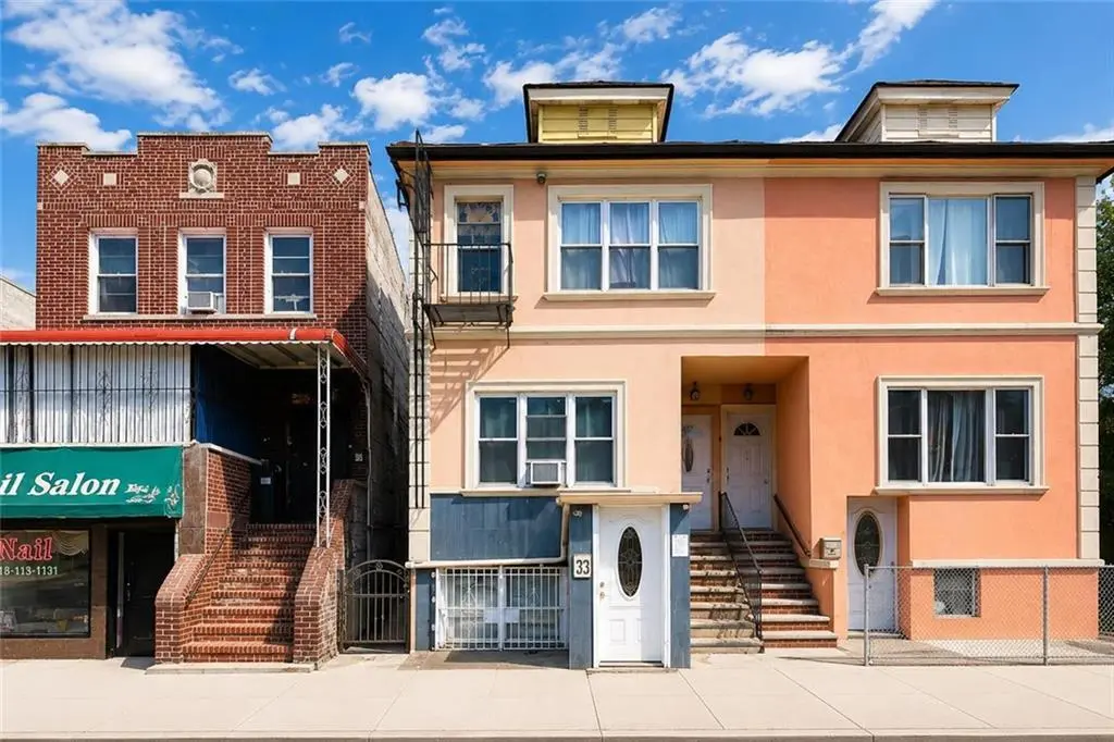 33 Avenue U