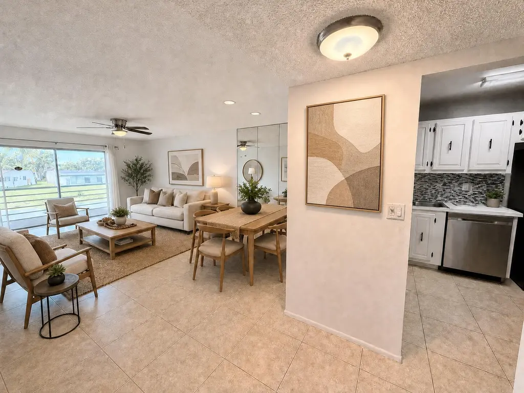 120 Lake Evelyn Dr