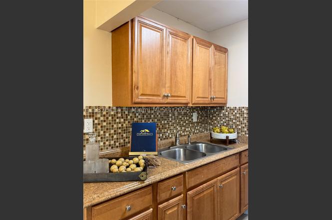 2145 Pierce St #118