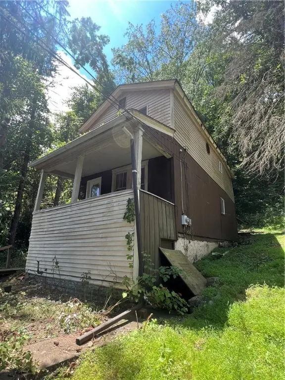 57 Lower Rd