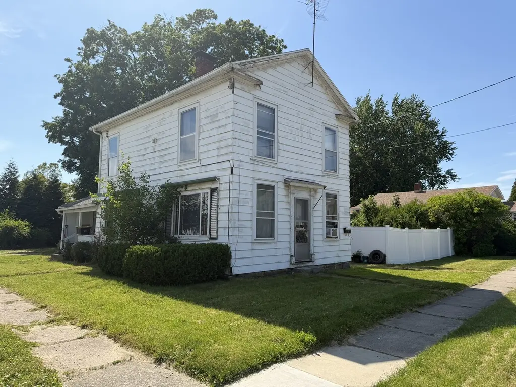 6 Vine St