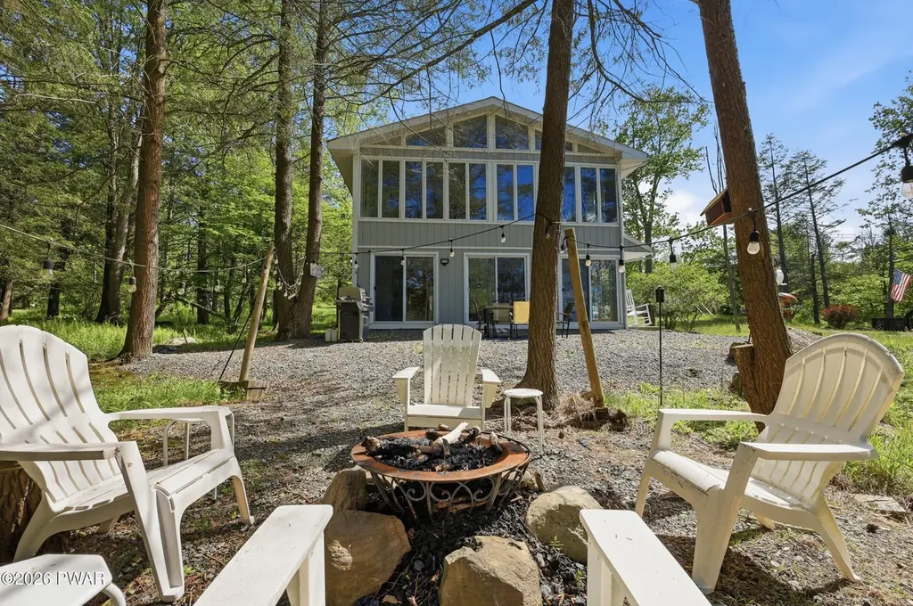 90 Westwood Dr