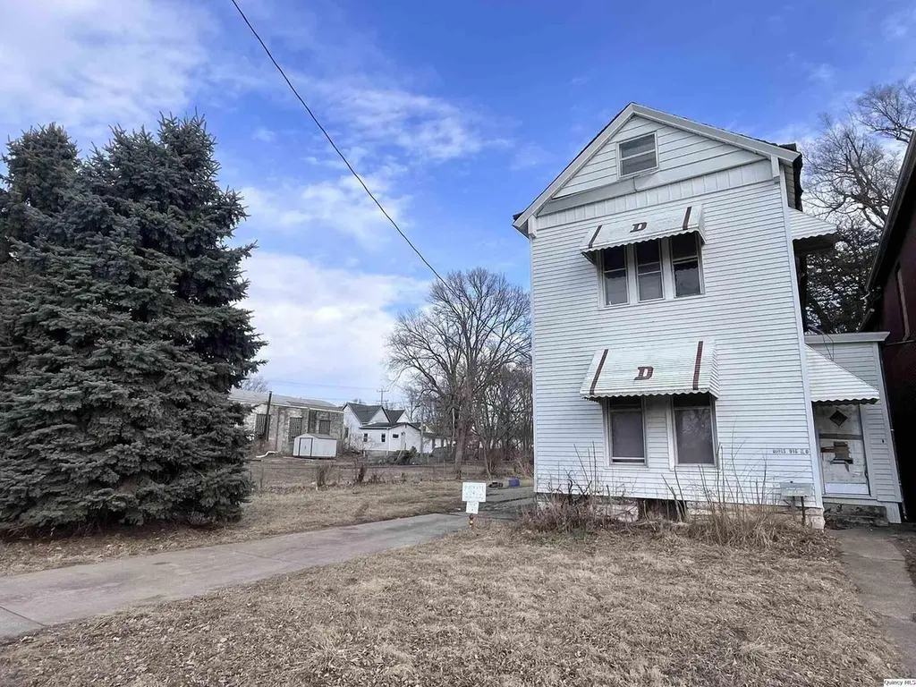 916 & 922 N 8th St