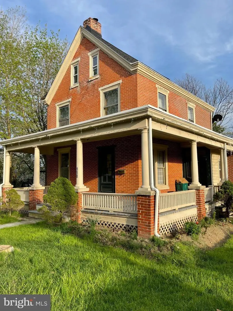 118 W Evergreen St