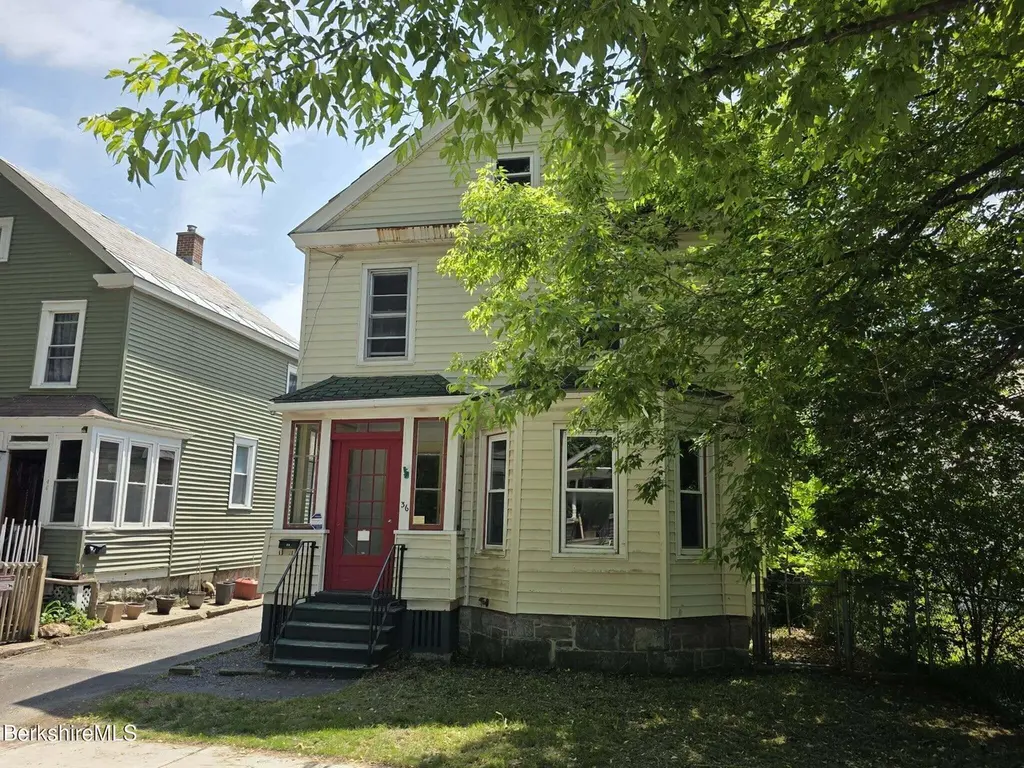 36 Chase Ave