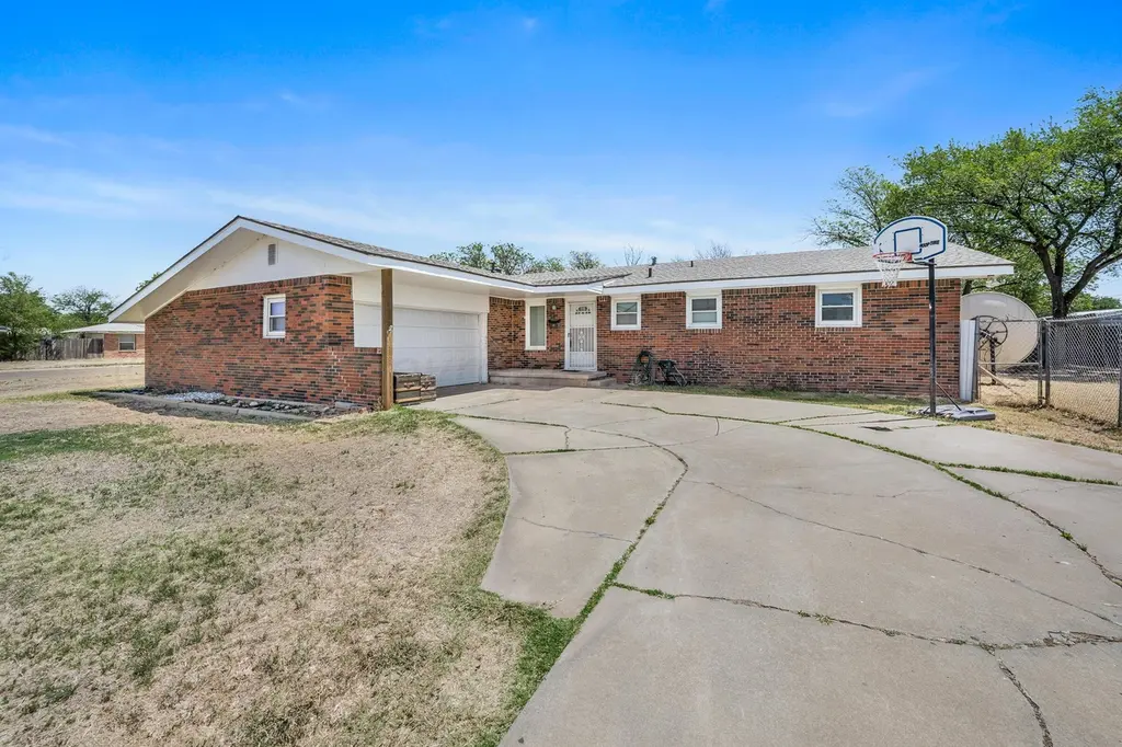 1401 S Seminole St