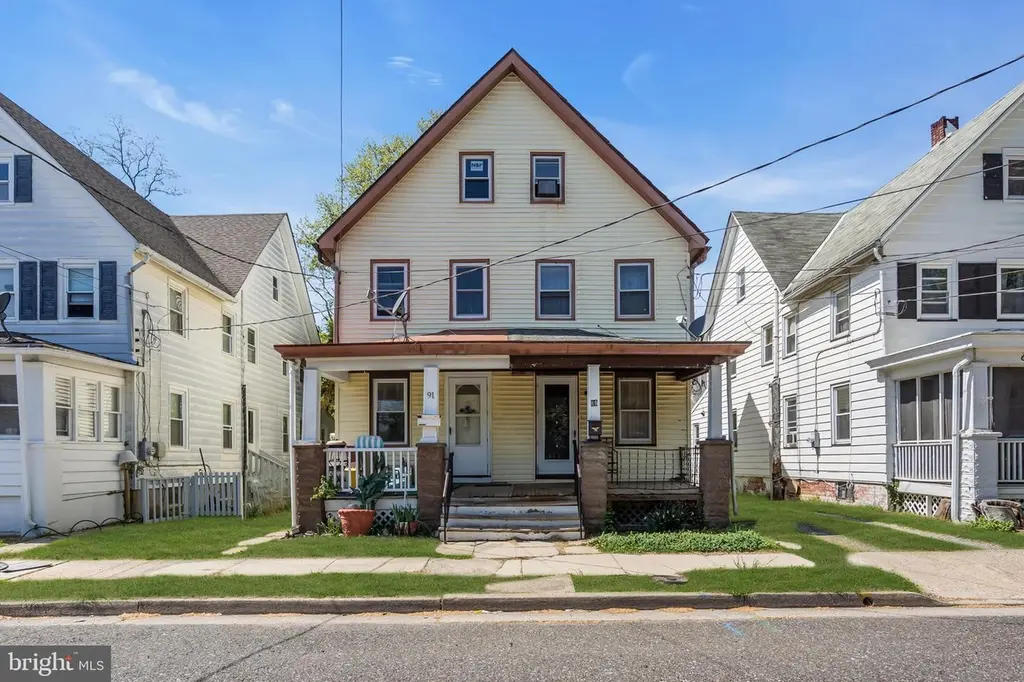 89 Chestnut St