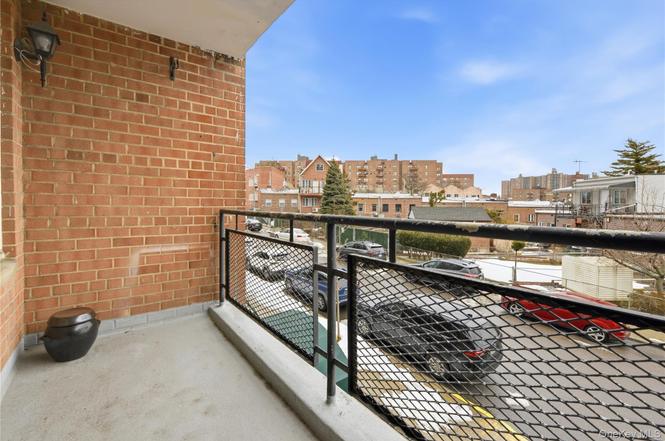 67-50 Thornton Pl Unit 1F