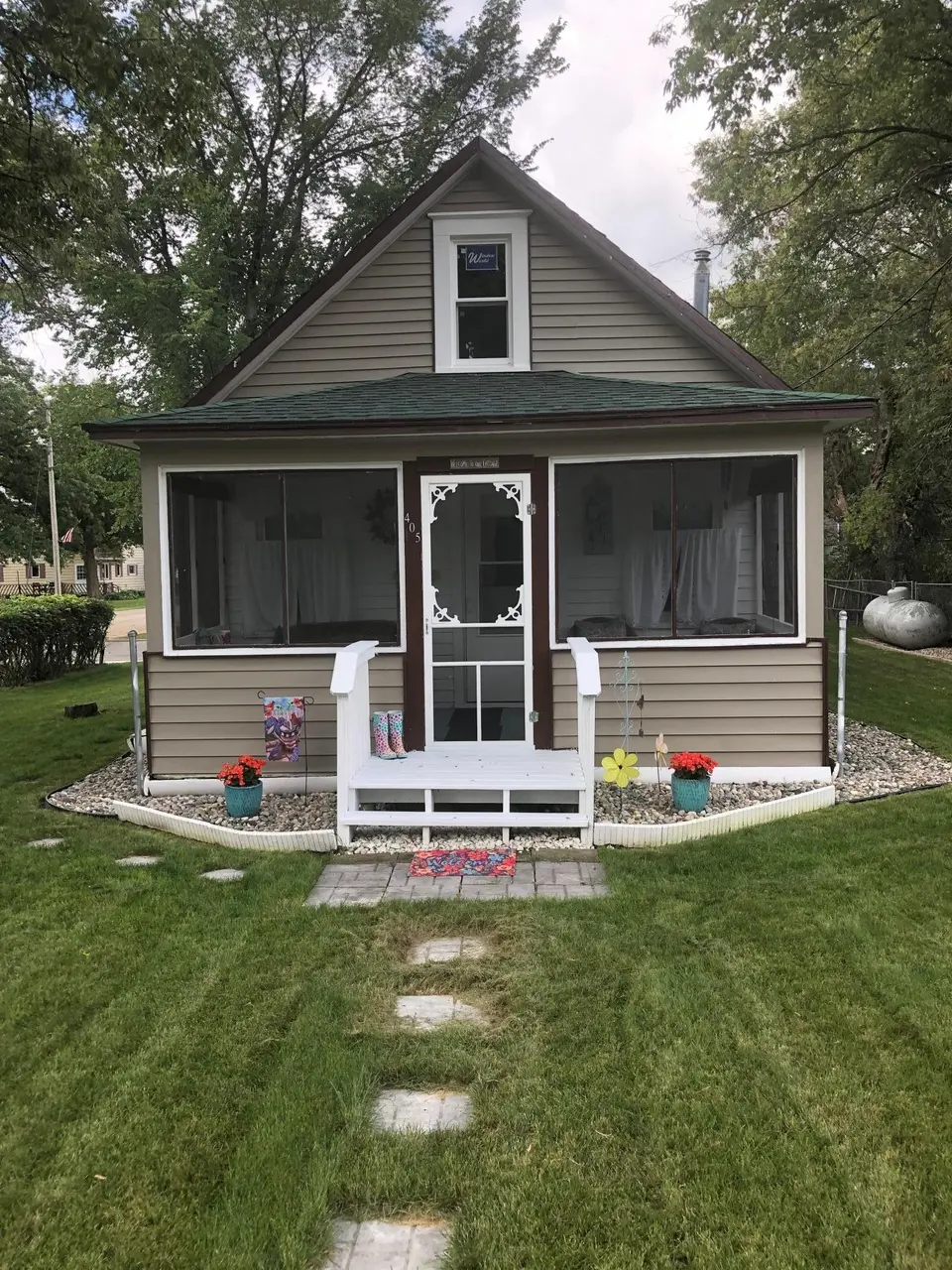 405 Hoff Ave