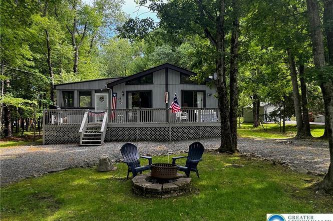 33 Eliot Ln