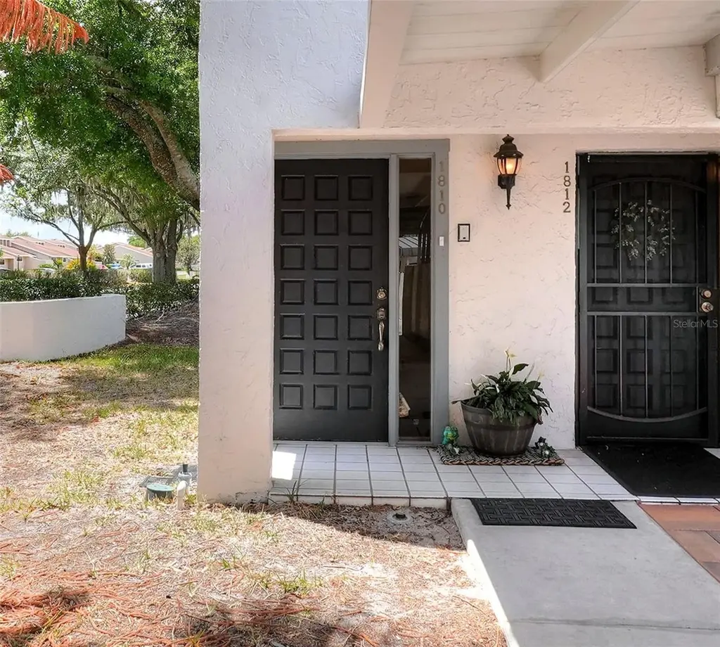1810 Village Ct