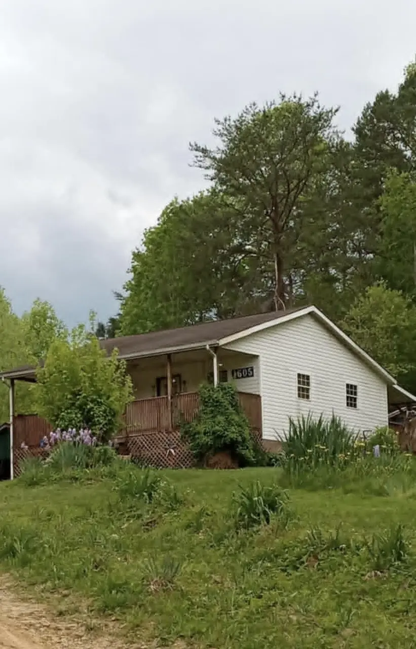 1605 Tiny Branch Rd