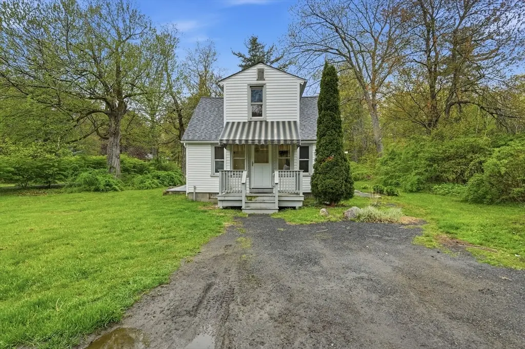8 Shutesbury Rd