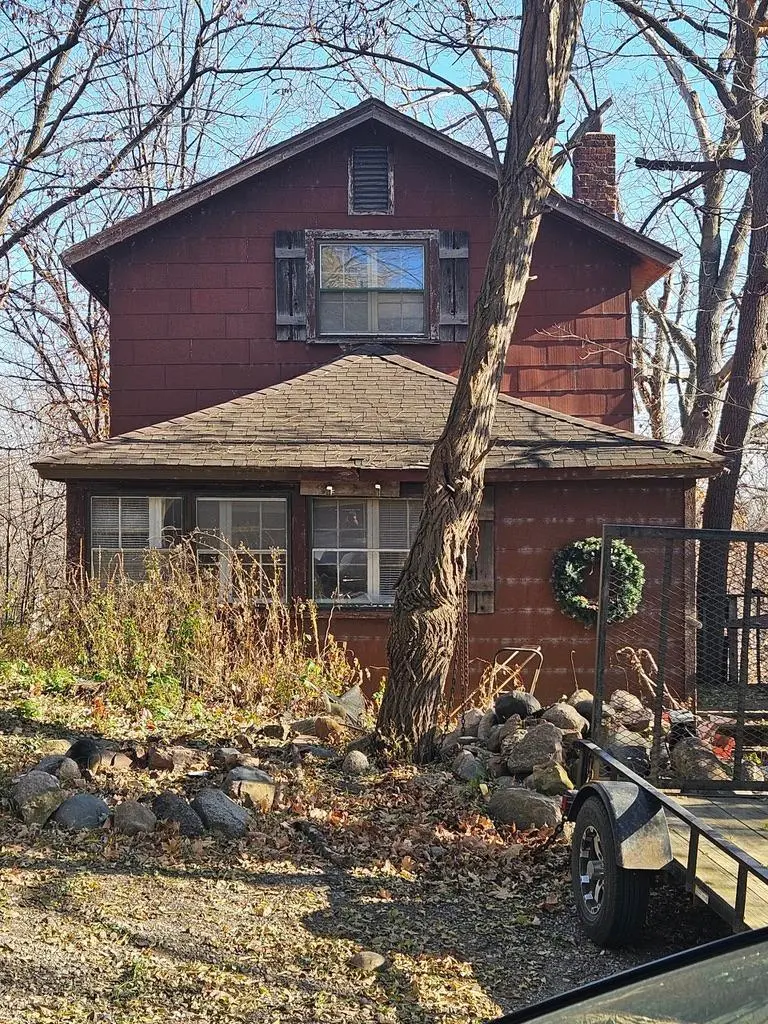 3149 Inverness Ln