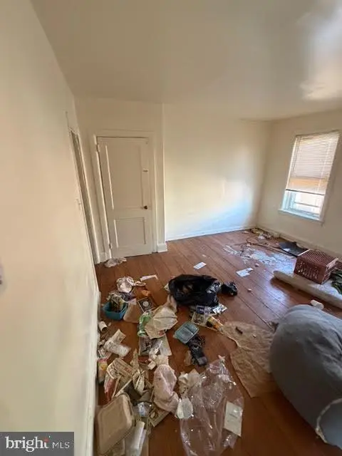 DUPLEX ON E 11th St