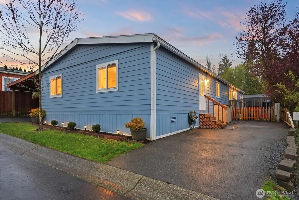 704 87th Ave NE #29