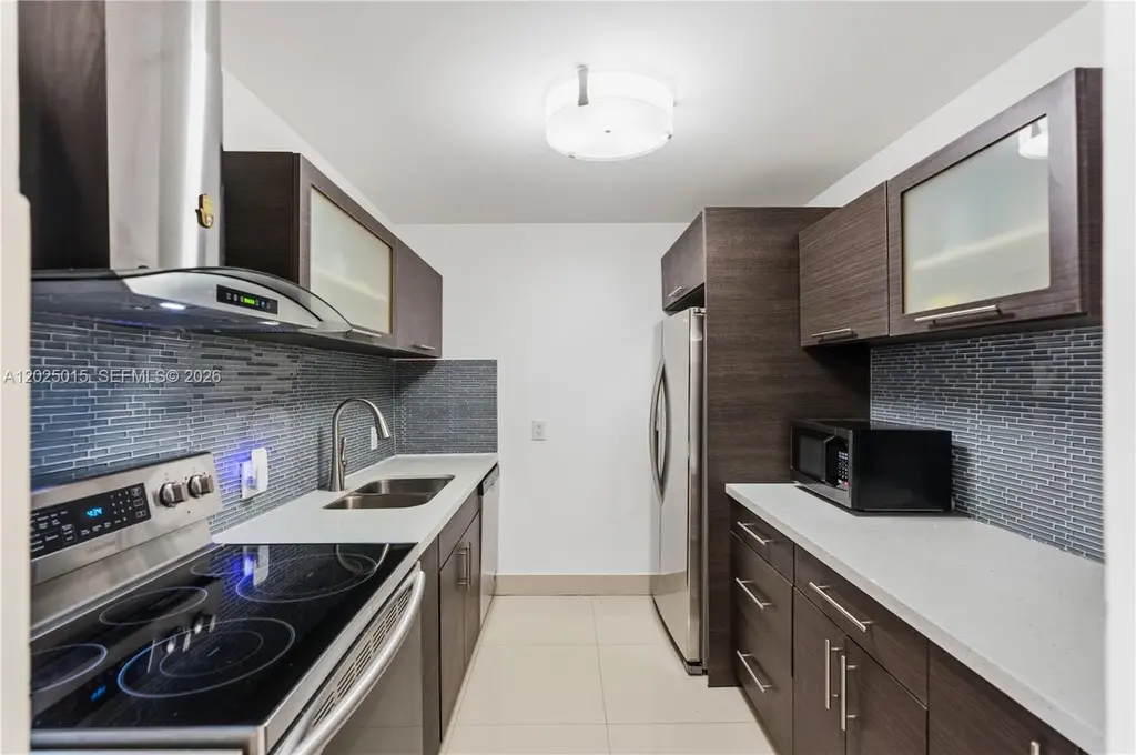 3625 N Country Club Dr #402