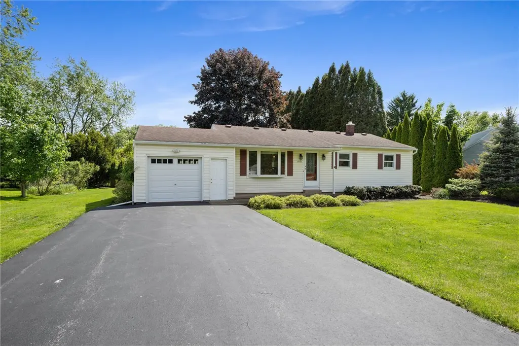 2137 Westside Dr