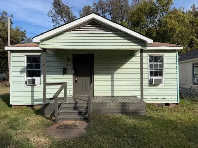 317 Kelly St