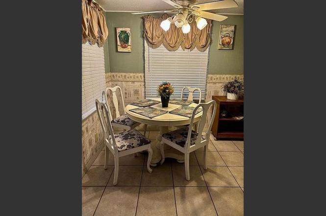 201 Jacaranda Dr