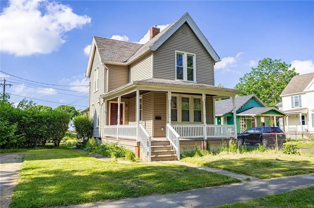 86 Grand Ave