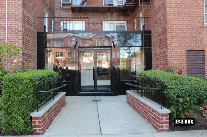 2461 E 29th St Unit 5G
