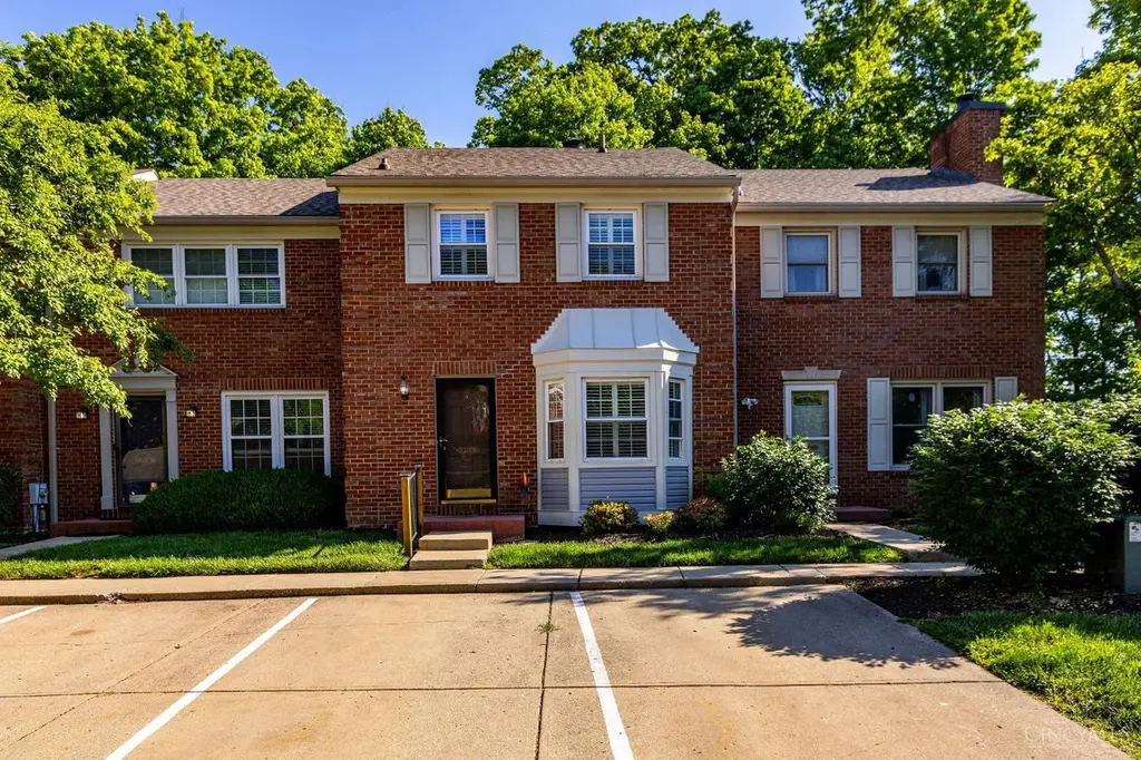 9120 Dominion Cir