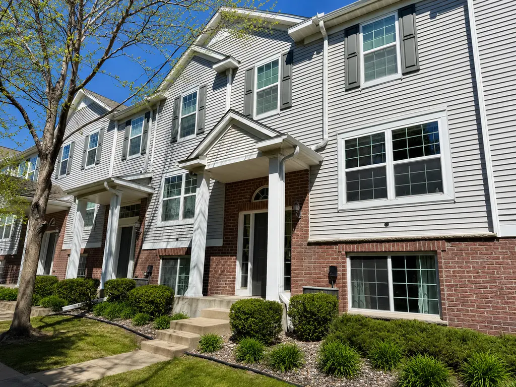 932 Ledgestone Dr