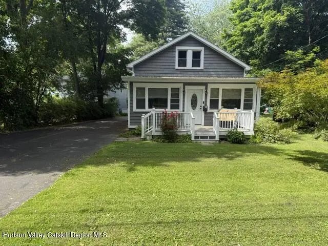 57 Van Dyck St
