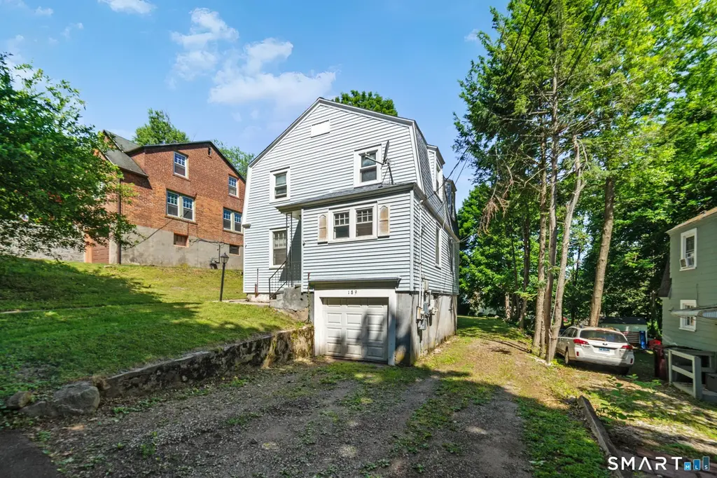 189 Andrew Ave