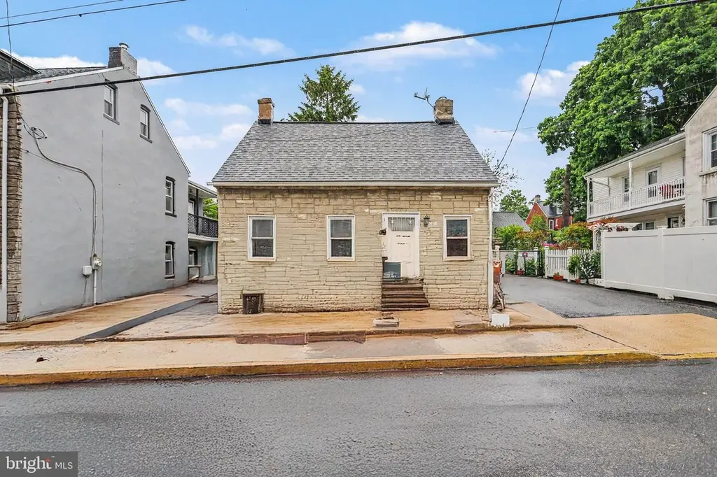 523 High St