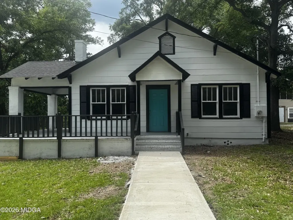 866 Roseview Dr