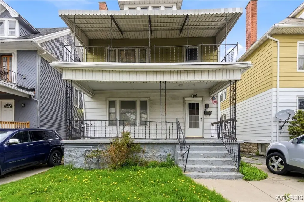 208 Loring Ave